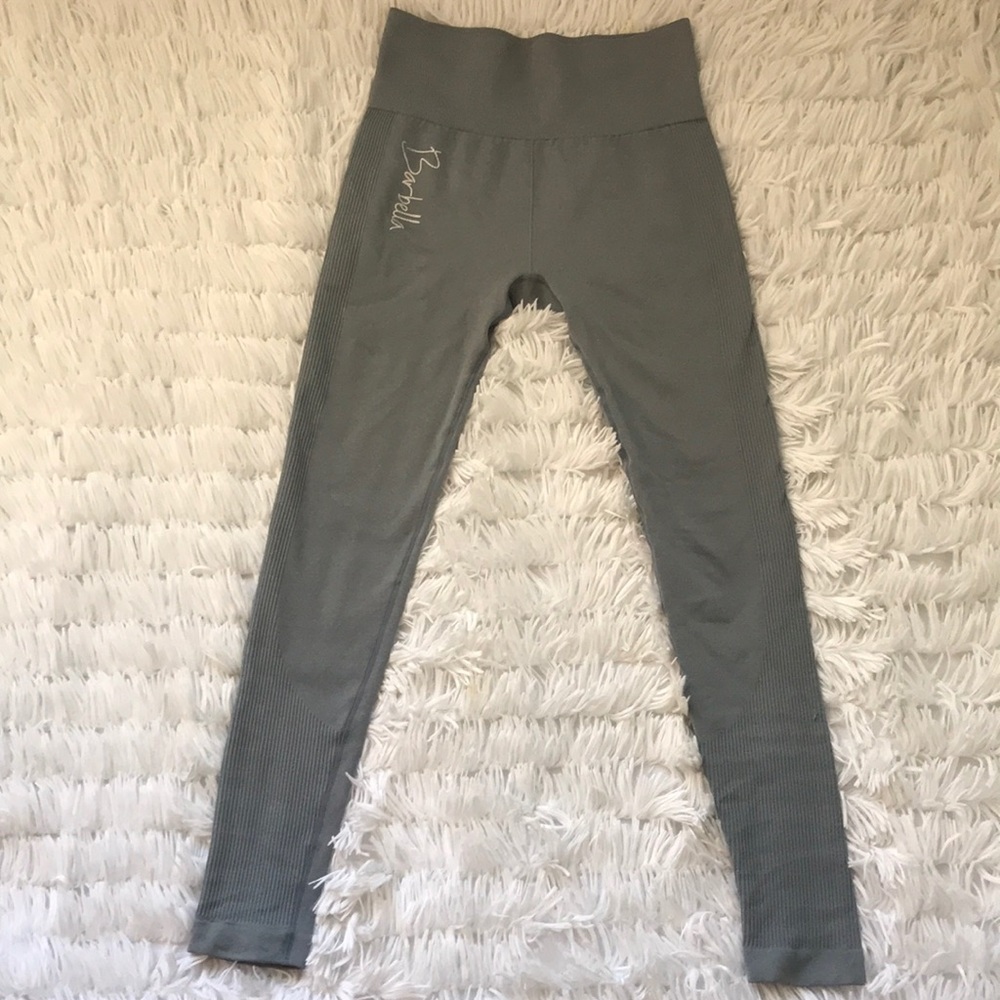 seamless leggings (like gymshark/ alphalete)